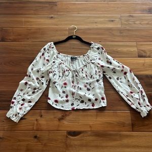 Audre 3 + 1 crop blouse gathered & ties in front, zip side no rips tears stains